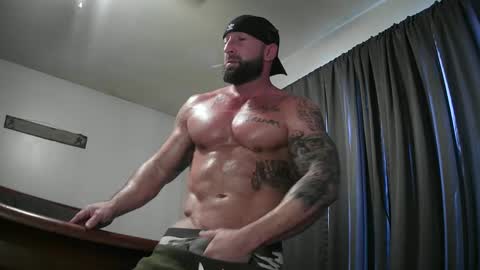 Snapshot of imnewherelollol chatting on January 13, 5:23 pm Majordadbod101 online show from January 13, 5:23 pm