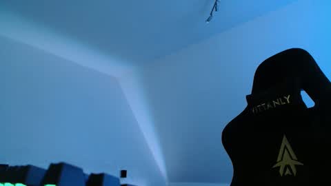 Flummi online show from November 3, 2:30 pm