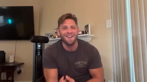 Snapshot of inamate93 chatting on October 17, 4:44 pm Inmate1993 online show from October 17, 4:44 pm