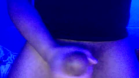 Inchesofhappiness7 online show from February 26, 3:24 pm