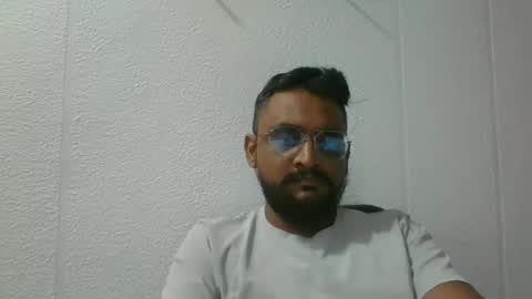 Snapshot of indianlover1433 chatting on September 22, 5:40 am Indian lover online show from September 22, 5:40 am