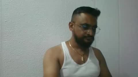 Snapshot of indianlover1433 chatting on September 18, 8:49 am Indian lover online show from September 18, 8:49 am