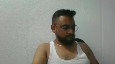 Snapshot of indianlover1433 chatting on September 23, 9:41 am Indian lover online show from September 23, 9:41 am
