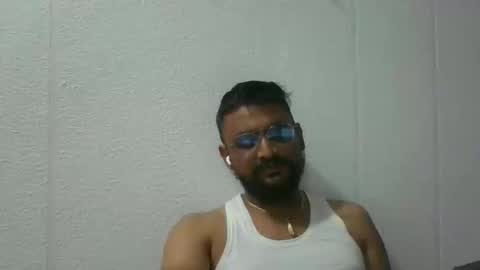 Snapshot of indianlover1433 chatting on September 26, 10:13 am Indian lover online show from September 26, 10:13 am