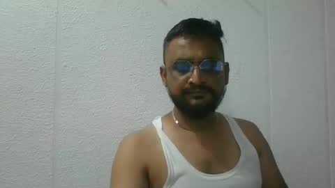 Snapshot of indianlover1433 chatting on September 17, 8:26 am Indian lover online show from September 17, 8:26 am