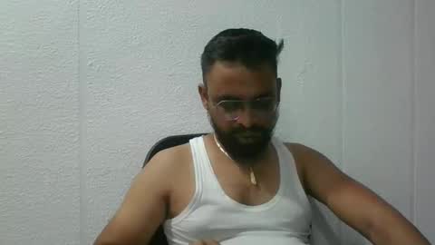 Snapshot of indianlover1433 chatting on September 29, 10:03 am Indian lover online show from September 29, 10:03 am