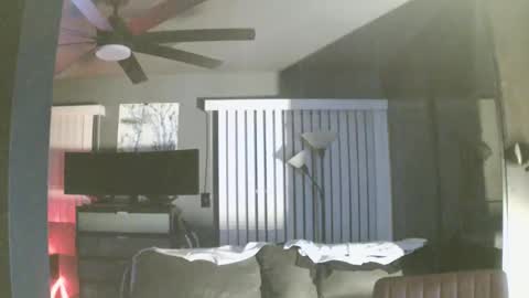 init2dentit online show from March 13, 11:29 am