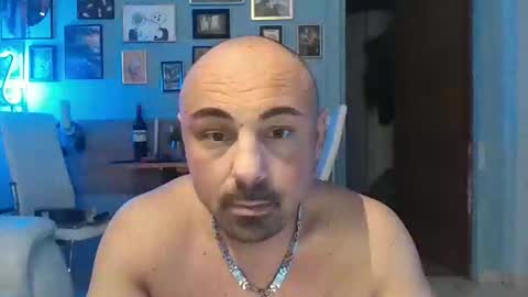 insaneman0502 online show from February 9, 7:09 pm