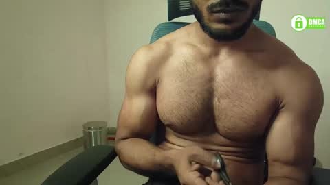 Snapshot of insanestud_miles chatting on January 7, 6:14 pm Miles online show from January 7, 6:14 pm
