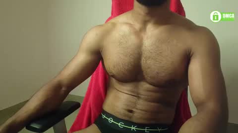 Snapshot of insanestud_miles chatting on January 21, 6:22 pm Miles online show from January 21, 6:22 pm