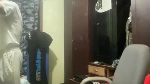 intelligentmanxox online show from February 8, 4:51 am