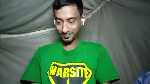 interne8famous online show from November 12, 8:53 am