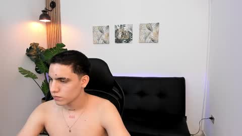 Snapshot of interracial_wallen chatting on March 4, 11:54 pm Damian Sam Jack Daniel and James online show from March 4, 11:54 pm