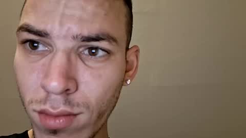 irenardo1 online show from March 16, 5:44 am