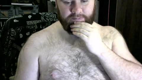 Snapshot of irishdaddy24 chatting on December 19, 10:32 pm twitter theirishman205 online show from December 19, 10:32 pm
