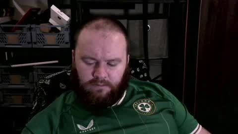 Snapshot of irishdaddy24 chatting on December 2, 5:13 pm twitter theirishman205 online show from December 2, 5:13 pm