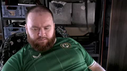 Snapshot of irishdaddy24 chatting on December 19, 12:23 pm twitter theirishman205 online show from December 19, 12:23 pm