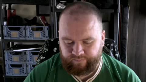 Snapshot of irishdaddy24 chatting on December 7, 1:18 pm twitter theirishman205 online show from December 7, 1:18 pm
