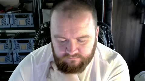 Snapshot of irishdaddy24 chatting on February 14, 3:58 pm twitter theirishman205 online show from February 14, 3:58 pm