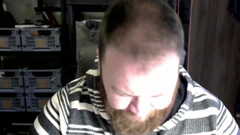 Snapshot of irishdaddy24 chatting on January 4, 12:27 pm twitter theirishman205 online show from January 4, 12:27 pm
