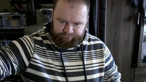 Snapshot of irishdaddy24 chatting on December 29, 1:28 pm twitter theirishman205 online show from December 29, 1:28 pm