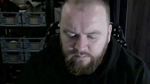 Snapshot of irishdaddy24 chatting on February 1, 12:37 pm twitter theirishman205 online show from February 1, 12:37 pm