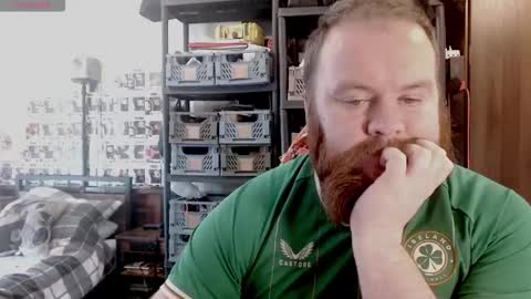 Snapshot of irishdaddy24 chatting on September 13, 12:17 pm twitter theirishman205 online show from September 13, 12:17 pm