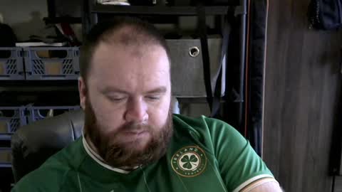 Snapshot of irishdaddy24 chatting on December 28, 1:08 pm twitter theirishman205 online show from December 28, 1:08 pm
