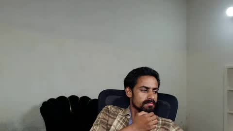 Naveed online show from June 23, 7:50 pm
