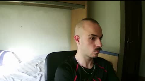 Snapshot of isaac99c chatting on October 8, 8:18 am Isaac99c online show from October 8, 8:18 am