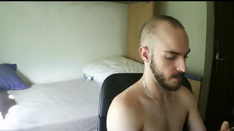 Snapshot of isaac99c chatting on September 25, 8:35 am Isaac99c online show from September 25, 8:35 am
