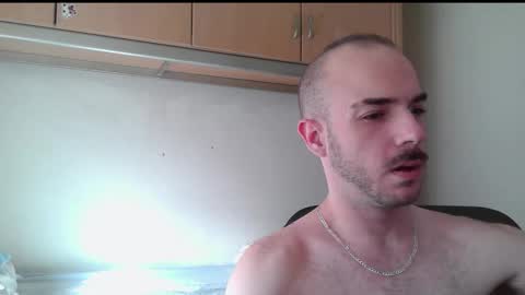 Snapshot of isaac99c chatting on October 15, 8:33 am Isaac99c online show from October 15, 8:33 am