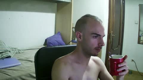 Snapshot of isaac99c chatting on December 4, 3:48 am Isaac99c online show from December 4, 3:48 am