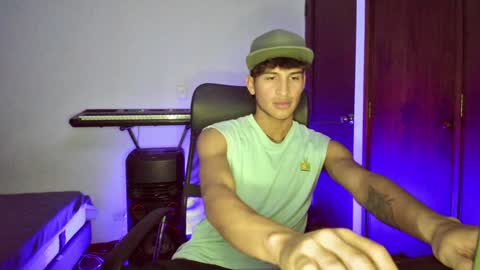 Snapshot of isaac__efx chatting on December 18, 2:10 am isaac online show from December 18, 2:10 am