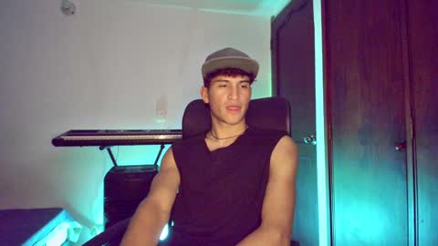 Snapshot of isaac__efx chatting on December 13, 7:37 am isaac online show from December 13, 7:37 am
