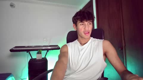 Snapshot of isaac__efx chatting on January 5, 4:04 am isaac online show from January 5, 4:04 am