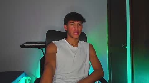 Snapshot of isaac__efx chatting on December 12, 7:59 pm isaac online show from December 12, 7:59 pm