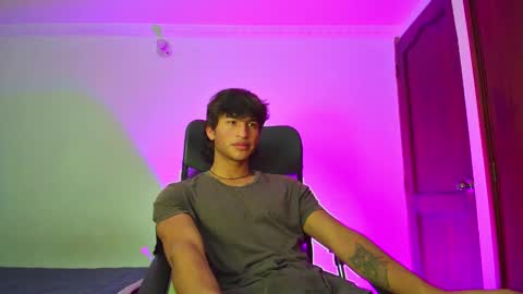 Snapshot of isaac__efx chatting on September 19, 12:46 am isaac online show from September 19, 12:46 am