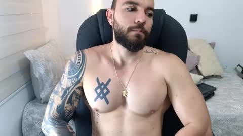Snapshot of isaac_carter chatting on September 17, 11:44 am Isaac carter online show from September 17, 11:44 am