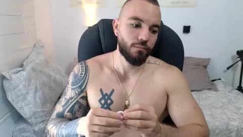 Snapshot of isaac_carter chatting on September 20, 12:05 pm Isaac carter online show from September 20, 12:05 pm