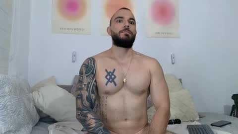 Snapshot of isaac_carter chatting on September 30, 12:20 pm Isaac carter online show from September 30, 12:20 pm