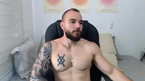 Snapshot of isaac_carter chatting on September 29, 12:13 pm Isaac carter online show from September 29, 12:13 pm