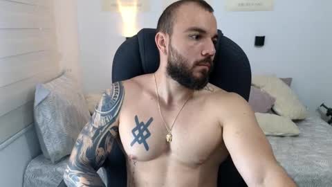 Snapshot of isaac_carter chatting on September 18, 11:45 am Isaac carter online show from September 18, 11:45 am