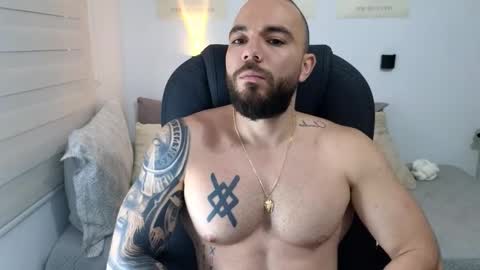 Snapshot of isaac_carter chatting on September 25, 11:31 am Isaac carter online show from September 25, 11:31 am