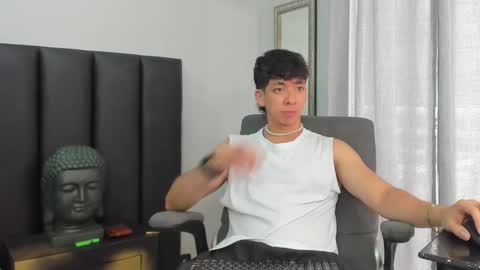 isaac_cryston online show from February 12, 8:18 pm