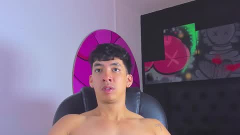 Snapshot of isaac_cryston chatting on October 10, 8:35 pm isaac_cryston online show from October 10, 8:35 pm