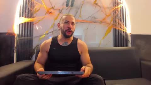 Snapshot of isaac_franko chatting on October 20, 9:30 pm isaac_franko online show from October 20, 9:30 pm