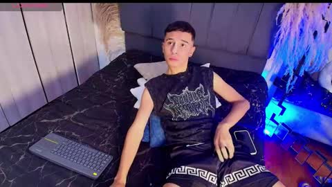 Isaac tan online show from February 26, 4:47 am