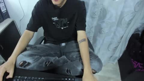 Snapshot of isaac_winter_ chatting on October 4, 3:11 am Isaac online show from October 4, 3:11 am