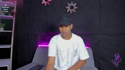 IsaacBlack  online show from September 26, 5:38 am